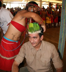 O Cacique do cofre sou, tão entendendo...