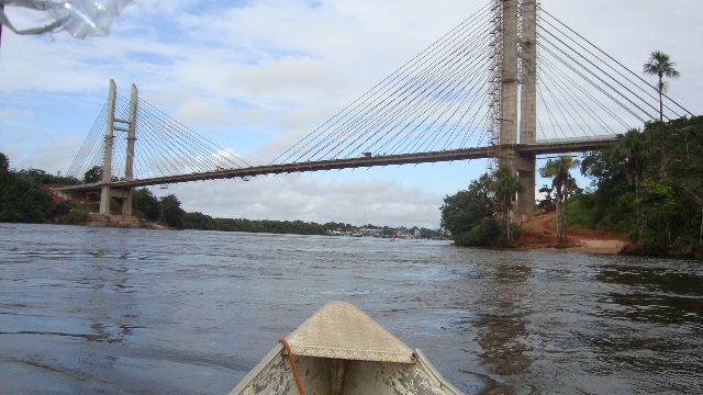 Resultado de imagem para imagens ponte do rio oiapoque