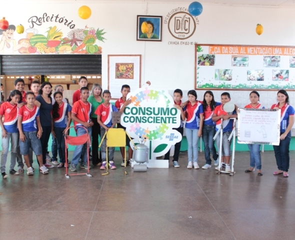 2013-06-25-Fernanda Picanco- Consumo Consciente Escola Deuzuite Cavalcante (36)