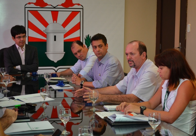 Prefeitos de Macapá, Santana e Mazagão discutem consórcio intermunicipal para destinação de resíduos sólidos