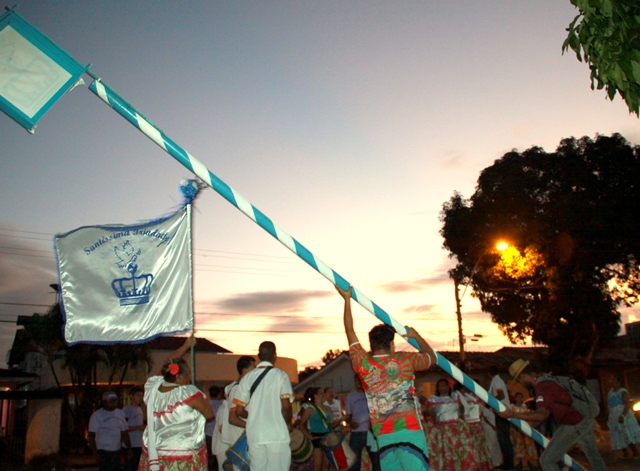 É tempo de fé e tradição na Favela, que festeja a Santíssima Trindade