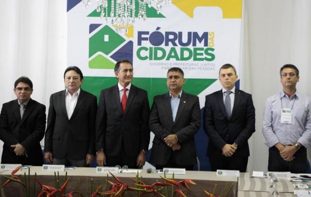 Fórum das Cidades: prefeito Clécio propõe políticas compensatórias entre municípios e governo