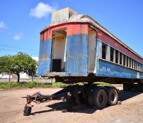 Próxima parada, Parque Residência: vagões do ciclo do manganês são transportados para restauro